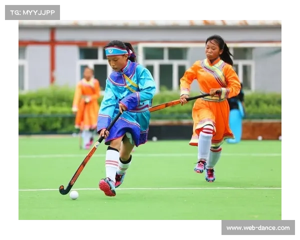 呼伦贝尔市莫力达瓦达斡尔族自治旗民族幼儿园引入曲棍球启蒙游戏