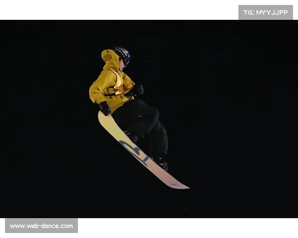 苏翊鸣单板滑雪世界杯再夺冠，称“不确定性是竞技魅力”